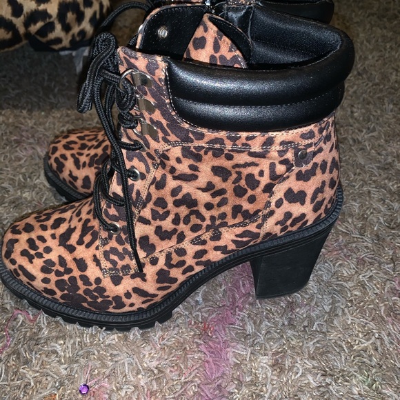 Torrid cheetah boots - Picture 3 of 4